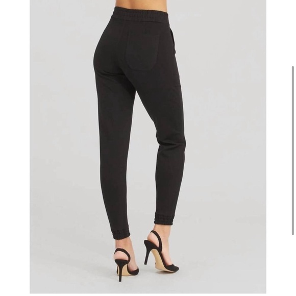 NEW SPANX perfect jogger pant in classic black - Picture 3 of 10